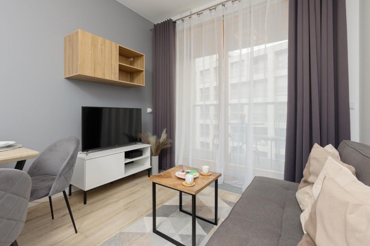 Cozy Apartments With Parking In The 19Th District By Noclegi Renters Varsóvia Exterior foto