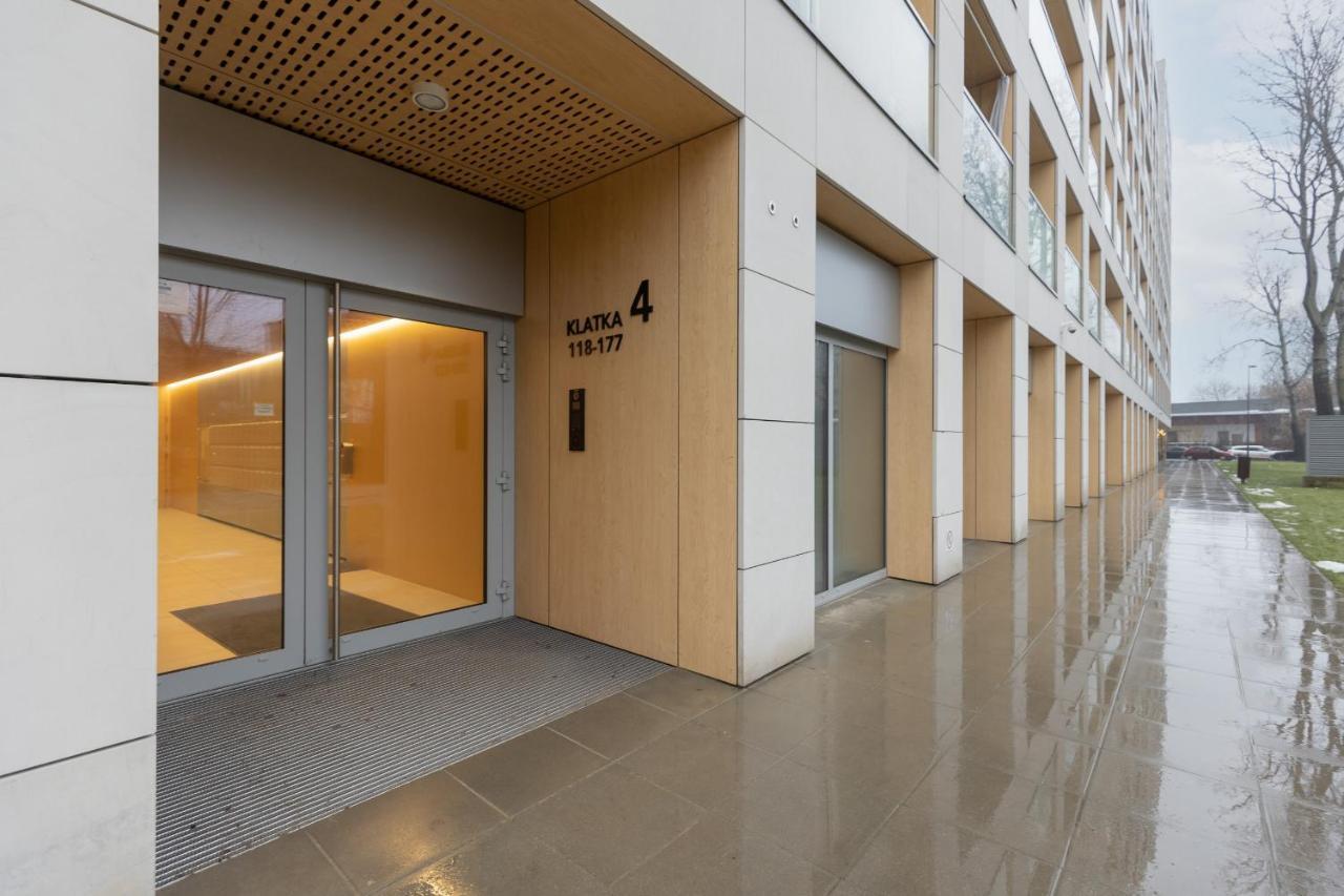 Cozy Apartments With Parking In The 19Th District By Noclegi Renters Varsóvia Exterior foto