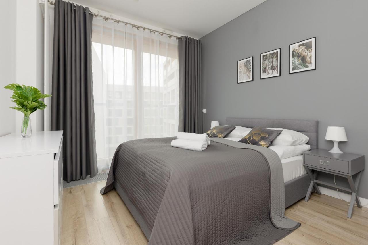 Cozy Apartments With Parking In The 19Th District By Noclegi Renters Varsóvia Exterior foto